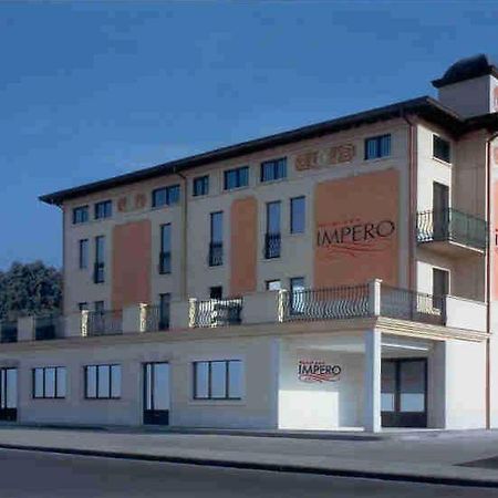 ברשה Hotel Impero מראה חיצוני תמונה