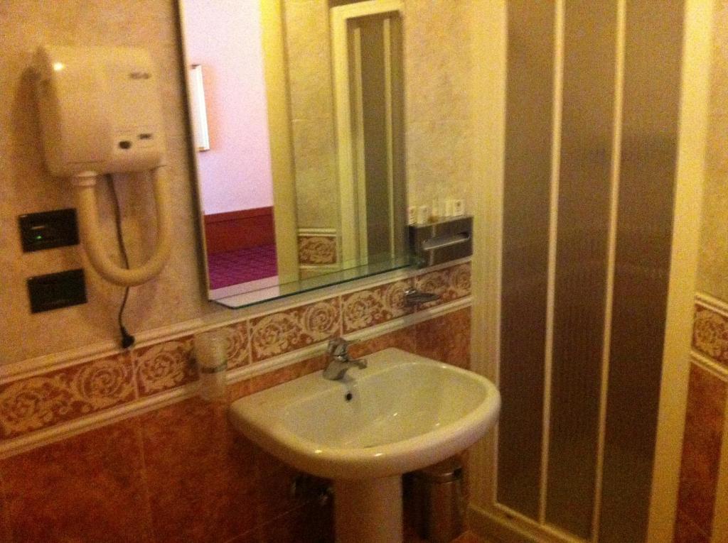 ברשה Hotel Impero חדר תמונה